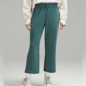 Lululemon Softstreme crop pants, size 6, green